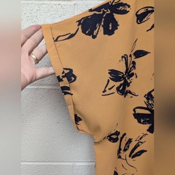 Creation XXL plus sized button down blouse in golden yellow and navy - Picture 8 of 12